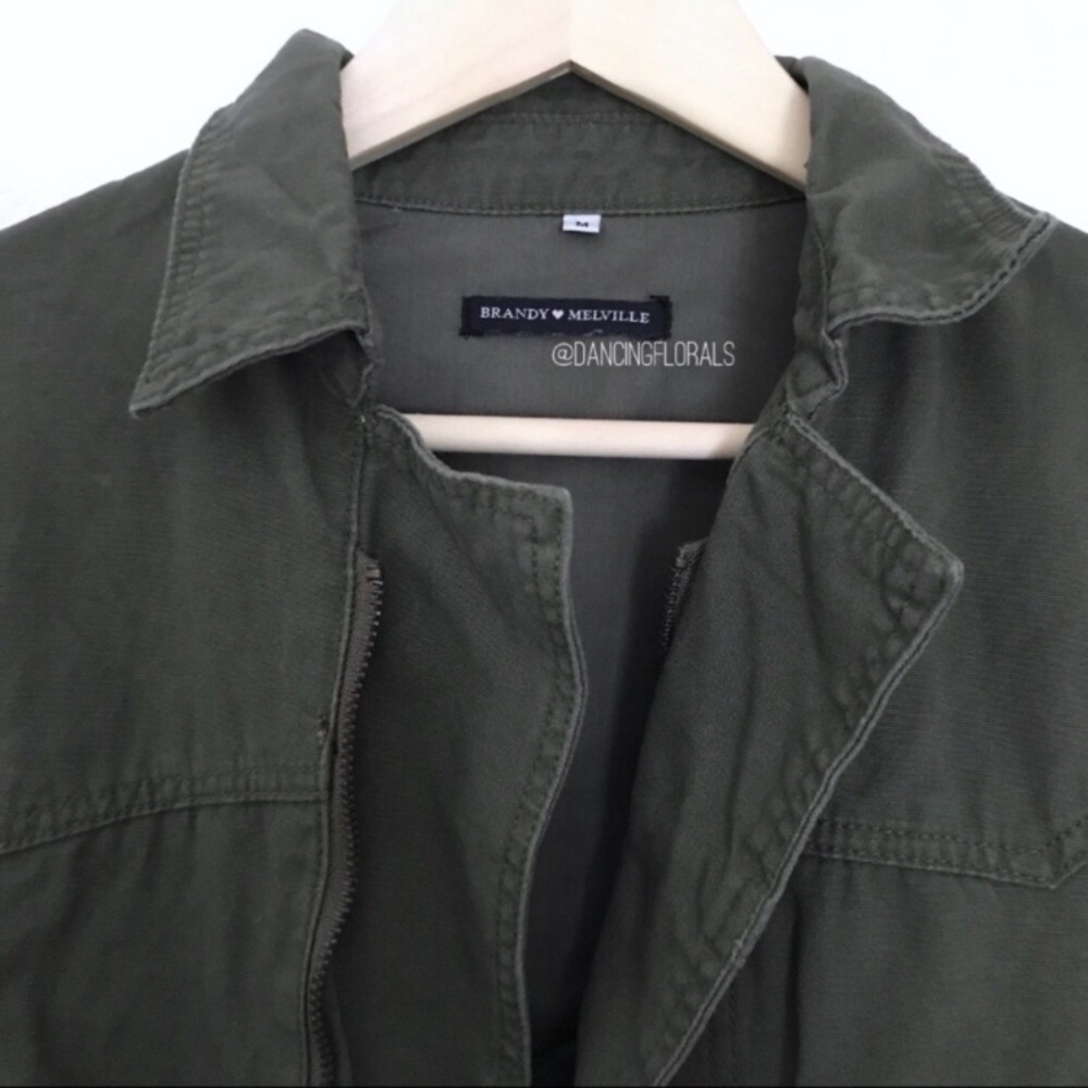 Brandy Melville Isabelle olive green jacket - Picture 2 of 5